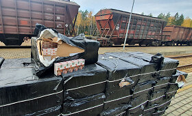 Cigaretes muitininkai aptiko vagone su cukrinių runkelių granulėmis