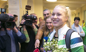 Rūta Meilutytė sugrįžo į Lietuvą
