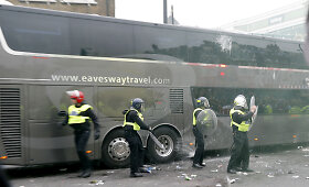 Londone užpultas &bdquo;Manchester United&ldquo; autobusas su žaidėjais