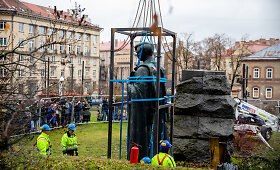Vilniuje nukeltas Petro Cvirkos paminklas