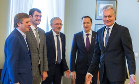 Prezidentas susitiko su koalicijos sutartį pasira&scaron;iusių partijų vadovais