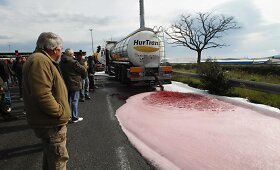 2016 metais ispani&scaron;kas vynas užtvindė greitkelį Prancūzijoje