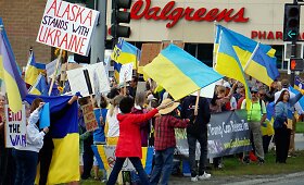 Aliaska Vladimirą Putiną sutinka Ukrainos palaikymo protestu