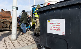 Tankas Vilniaus centre sulaukia vis keistesnių lankytojų &ndash; &scaron;įkart moterų su žvakėmis