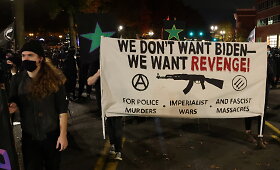 Oregone policija susirėmė su ultrakairiaisiais protestuotojais