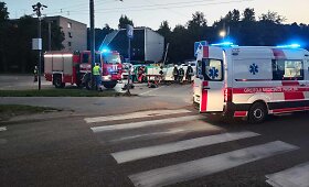 Kaune susidūrė mikroautobusas ir krovininis automobilis