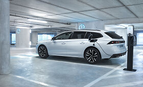 Įkraunamas i&scaron; elektros tinklo &bdquo;Peugeot 508 Hybrid&ldquo;