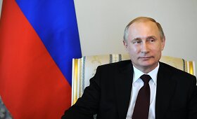 Vladimiras Putinas pagaliau pasirodė vie&scaron;umoje, susitiko su Kirgizijos prezidentu