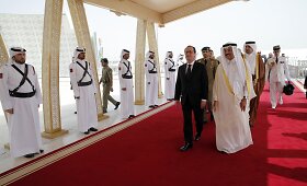Prancūzijos prezidentas Francois Hollande'as atvyko į Katarą pasira&scaron;yti naikintuvų pardavimo kontrakto