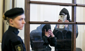 Vilniuje nuteistos narkotikus platinusios &bdquo;Lapinų&ldquo; gaujos nariai i&scaron;girdo atnaujintą nuosprendį
