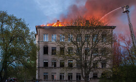 Klaipėdoje atvira liepsna degė buvęs jaunimo laisvalaikio centras