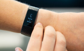I&scaron;manusis laikrodis &bdquo;Fitbit Charge 4&ldquo;