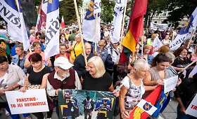 Dieveni&scaron;kių bendruomenės mitingas prie&scaron; migrantų apgyvendinimą
