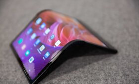 &bdquo;FlexPai&ldquo; sulankstomas i&scaron;manusis telefonas