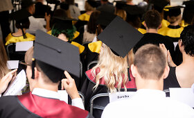 Europos humanitarinio universiteto diplomų įteikimo ceremonija
