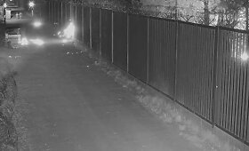 Situacija Lenkijos ir Baltarusijos pasienyje vis pavojingesnė &ndash; naudojami peiliai, laidynės