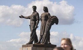 Vilniuje atidengta atminimo lenta okupacinės kariuomenės i&scaron;vedimo 20-mečio proga