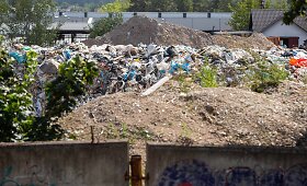 Statybinių atliekų rū&scaron;iavimo aik&scaron;telė Salininkuose, P.Žvirkos gatvėje