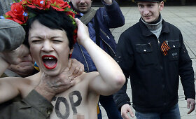 &bdquo;Femen&ldquo; pusnuogių merginų protestas Kryme