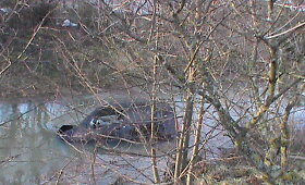 Klaipėdos rajone upėje paskendo automobilis
