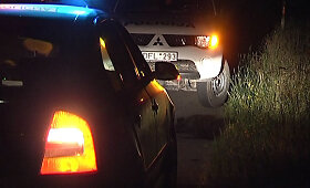 Vilniaus rajone policijos automobilis susidūrė su &scaron;ernu