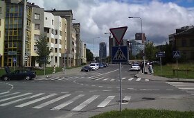 Kuriozi&scaron;ka trijų automobilių avarija