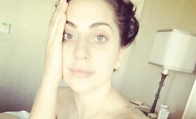 Dainininkė Lady Gaga be makiažo