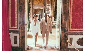 Kim Kardashian per savo vestuvių metines pasidalijo virtine iki &scaron;iol nematytų &scaron;ventės nuotraukų