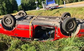 Kretingos rajone vertėsi kiek įkau&scaron;usio jaunuolio vairuojamas automobilis