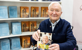Algimantas Čekuolis apsilankė Vilniaus knygų mugėje