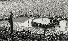 1988-ųjų &scaron;imtatūkstantinis Sąjūdžio mitingas Vingio parke