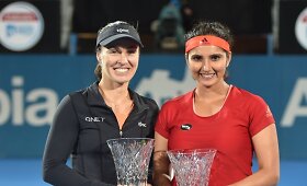 Sidnėjaus finale Martinos Hingis komanda įspūdingai atsitiesė ir pratęsė pasaulio rekordą