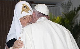 Popiežius ir Rusijos patriarchas pradeda istorinį pirmąjį susitikimą