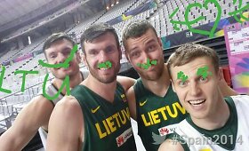Lietuvos krep&scaron;inio rinktinės žaidėjų linksma fotosesija