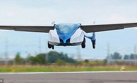 &bdquo;Aeromobil&ldquo; skraidantis automobilis