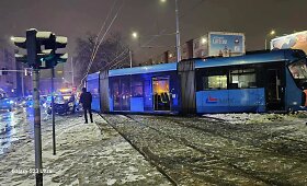 Vroclavo gatvėmis nuo policijos sprukęs automobilis trenkėsi į tramvajų