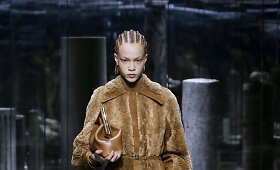 Milano mados savaitė: &bdquo;Fendi&ldquo; 2021&ndash;2022 m. rudens ir žiemos kolekcijos modeliai
