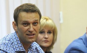 Rusijos protestų lyderį Aleksejų Navalną teismas pripažino kaltu dėl valstybės lė&scaron;ų grobstymo