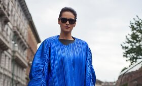 Milano mados savaitės gatvės stilius: galingos spalvos