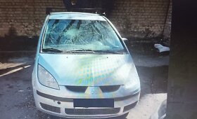 Netinkamai palikti automobiliai Vilniaus Palangos g. 2 kieme