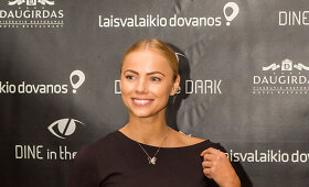 Žinomi žmonės atidarė &scaron;e&scaron;tąjį &bdquo;Dine in the Dark&ldquo; sezoną