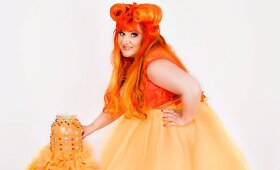 Daina Bilevičiūtė &bdquo;Madam TuTu Cakes&ldquo; oranžinio torto fotosesijoje