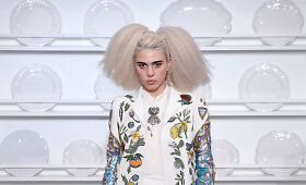 Paryžiaus auk&scaron;tosios mados savaitė: &bdquo;Schiaparelli&ldquo; 2016 m. pavasario-vasaros auk&scaron;tosios mados kolekcija