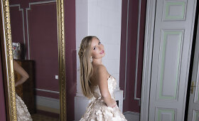 Eleonora Sebrova tapo Ingos Miltienienės kurtų nuotakos suknelių modeliu