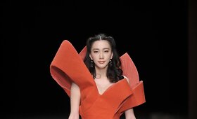 &bdquo;Qing's Zheng Qinger&ldquo; 2016 m. pavasario-vasaros kolekcija