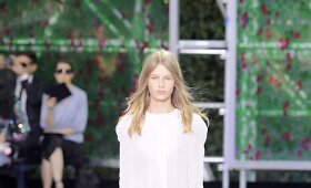 Rodeno muziejaus sode Paryžiuje pristatyta prabangi &bdquo;Dior&ldquo; kolekcija 