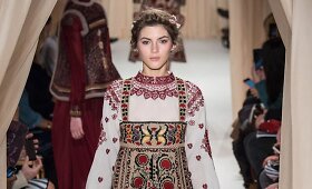 Romanti&scaron;ka &bdquo;Valentino&ldquo; auk&scaron;tosios mados kolekcija
