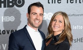 Serialo &bdquo;The Leftovers&ldquo; premjeroje Jennifer Aniston demonstravo &scaron;iltus jausmus sužadėtiniui Justinui Theroux