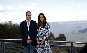 Princas Williamas su žmona Catherine Australijoje pasodino medelį