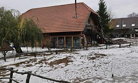 Dėl smarkaus lietaus Kretingos mieste ir rajone patvino gatvės, upės i&scaron;ėjo i&scaron; krantų